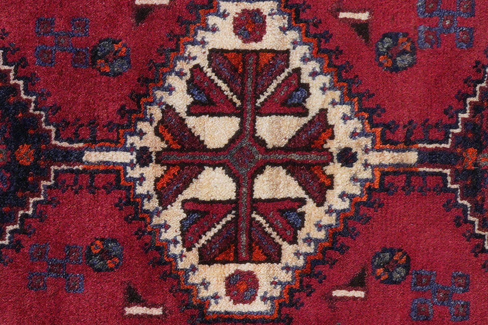Gashgai — Hand-knotted, 108x155 cm, Red, 100% Virgin Wool | View 7