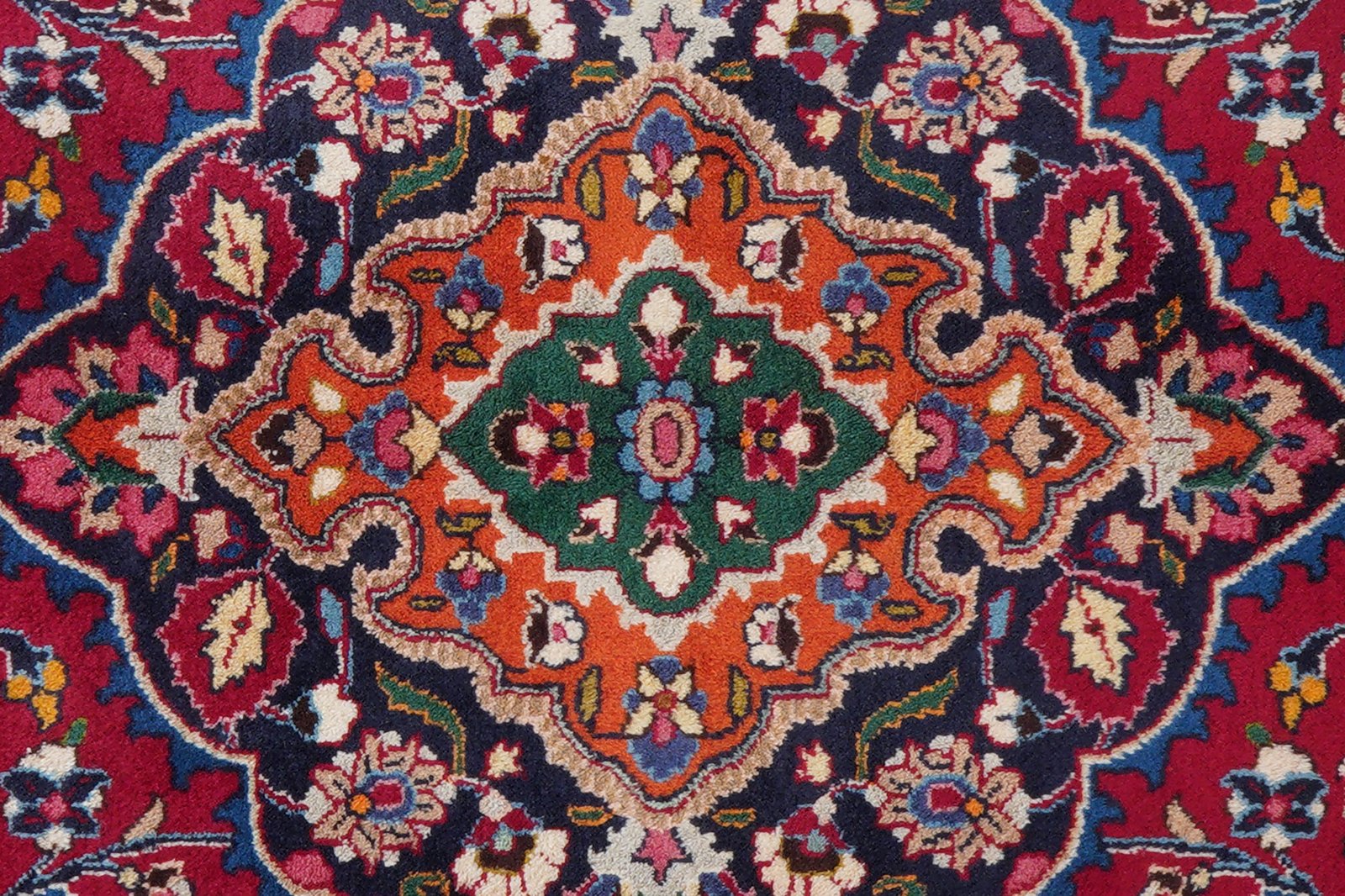 Mashad — Hand-knotted, 198x286 cm, Red, 100% Virgin Wool | View 7