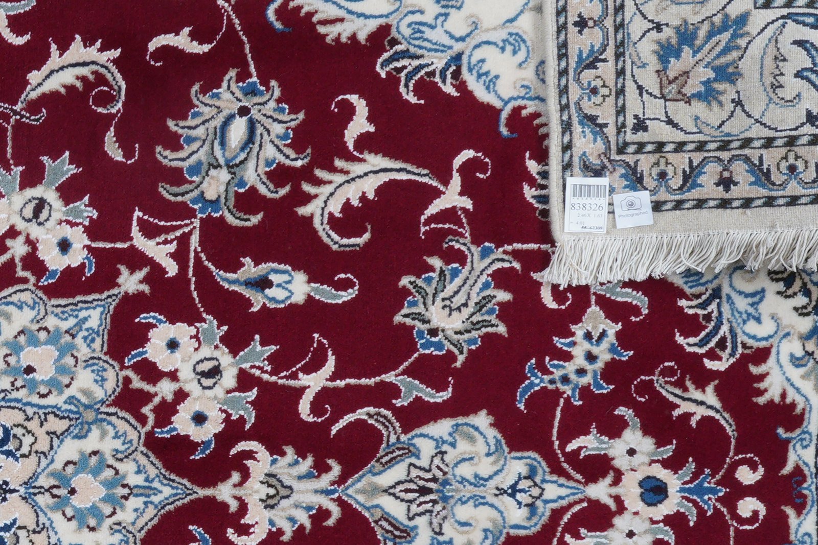 Nain 12La — Hand-knotted, 163x246 cm, Red, 100% Virgin Wool | View 6