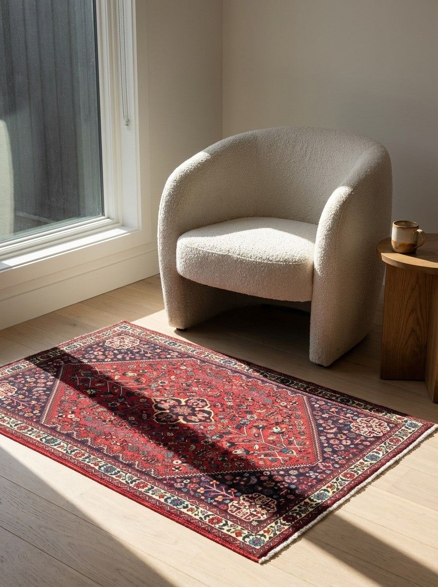 Abadeh — Hand-knotted, 103x157 cm, Red, 100% Virgin Wool | Detail view