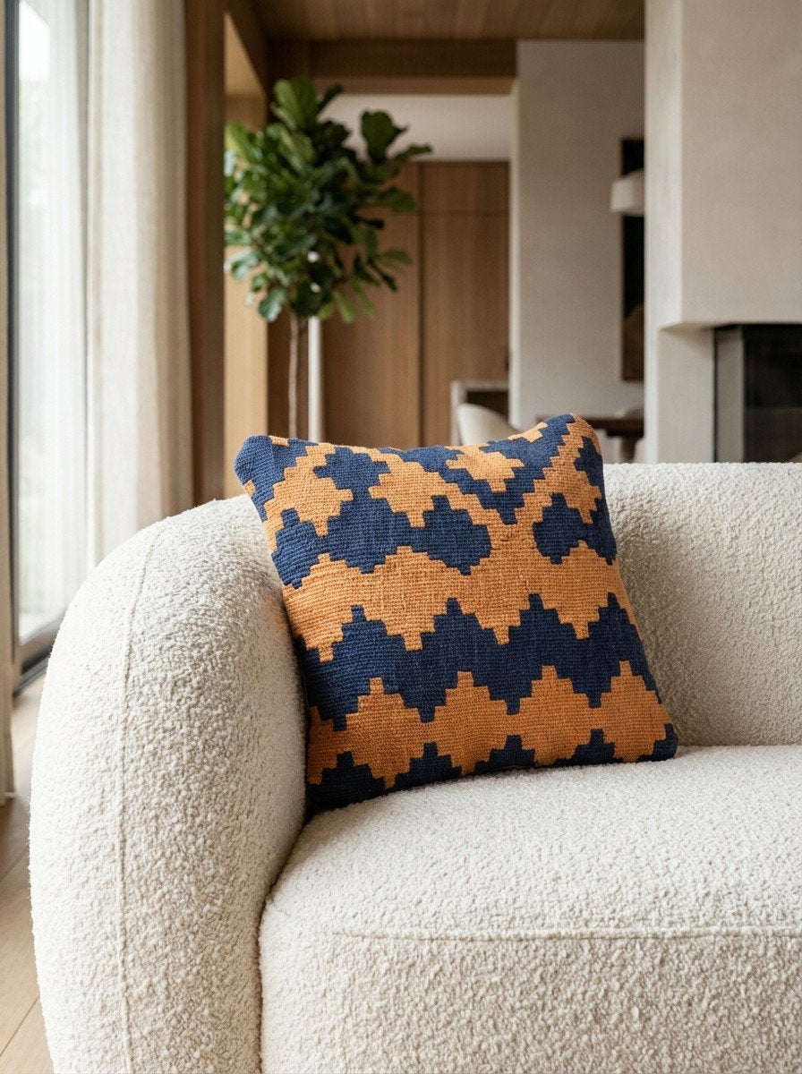 Kelim Kissen — Handgefertigt, 40x40 cm, Bunt, 100% Virgin Wool | Detail view