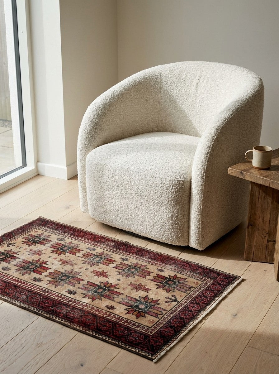 Heritage — Hand-knotted, 99x195 cm, Brown, 100% Virgin Wool | Detail view