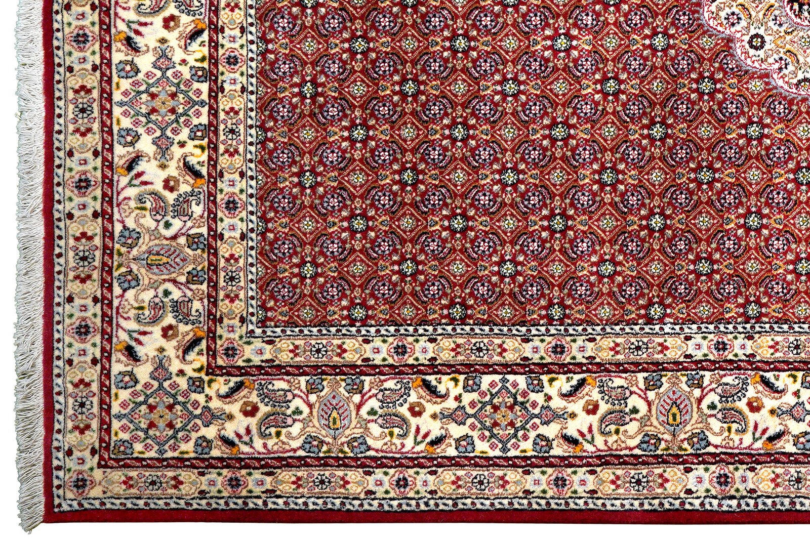 Moud Mahi — Hand-knotted, 164x234 cm, Red, 100% Virgin Wool | View 3