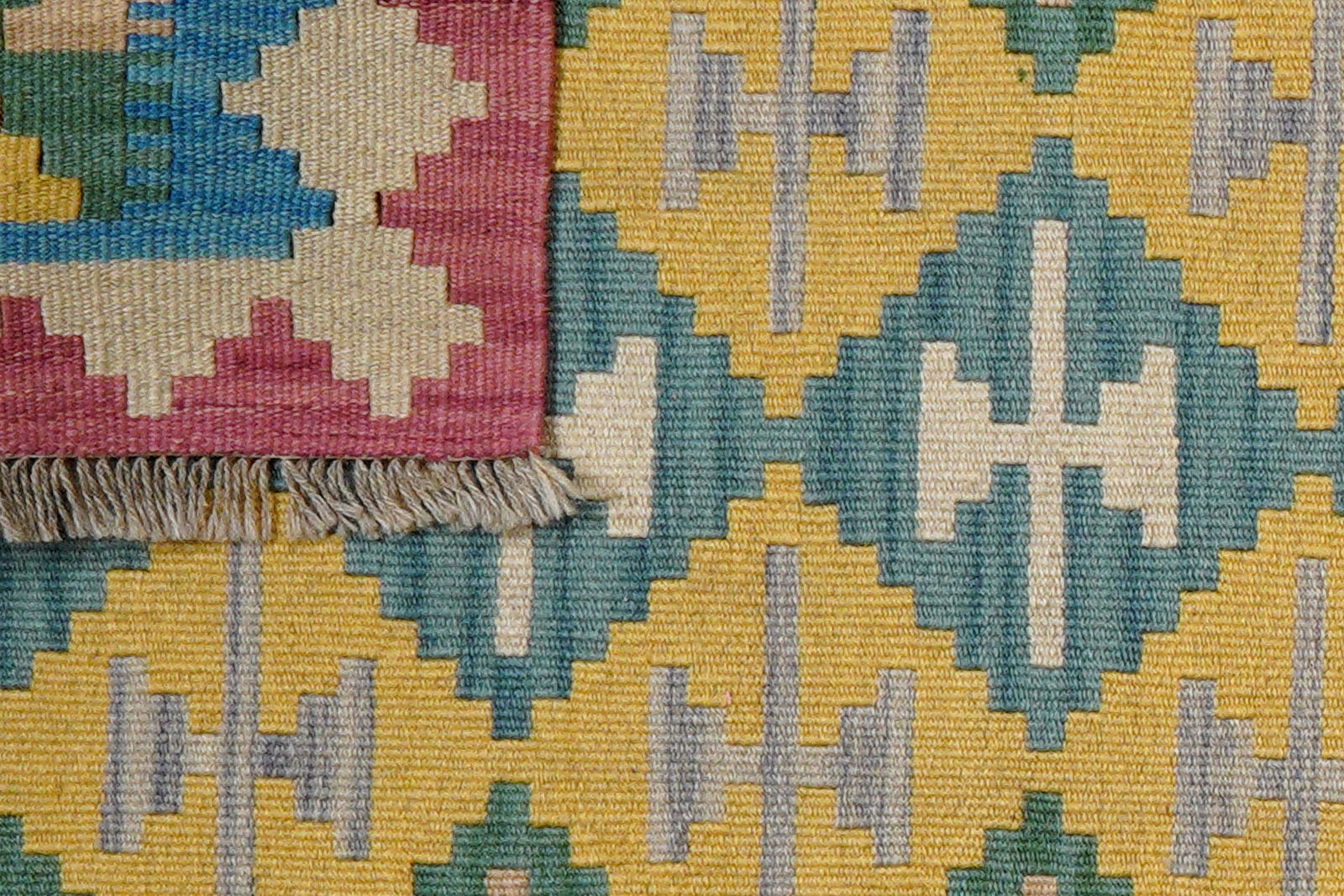 Kelim Gashgai — Handgefertigt, 124x83 cm, Beige, 100% Virgin Wool | View 7