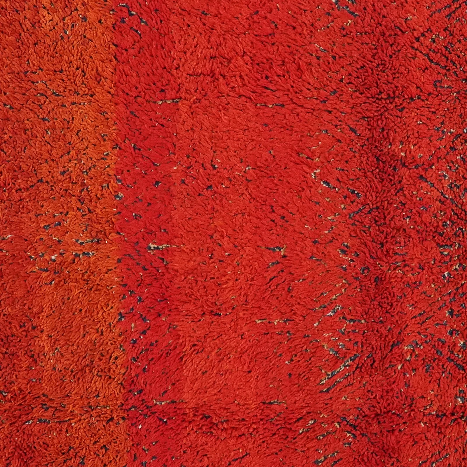 Zaiane — Hand-knotted, 200x280 cm, Red, 100% Virgin Wool | View 4
