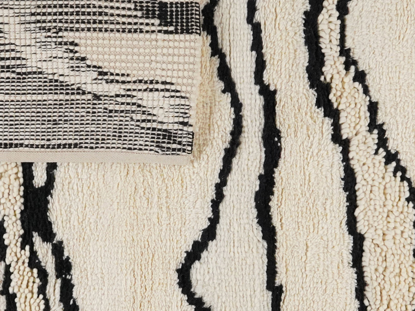 Morrocan Mirage — Handgefertigt, 180x120 cm, Beige, 100% Virgin Wool | View 4