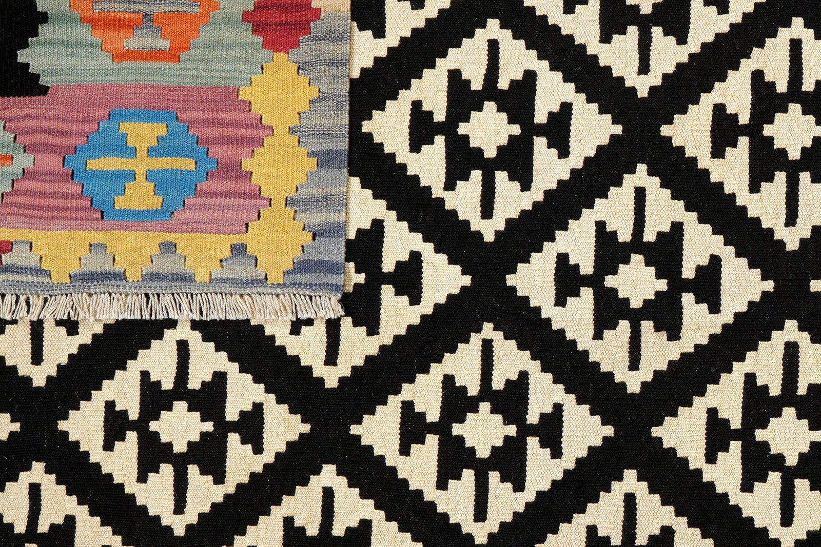 Kelim Gashgai — Handmade, 166x202 cm, Black, 100% Virgin Wool | View 6