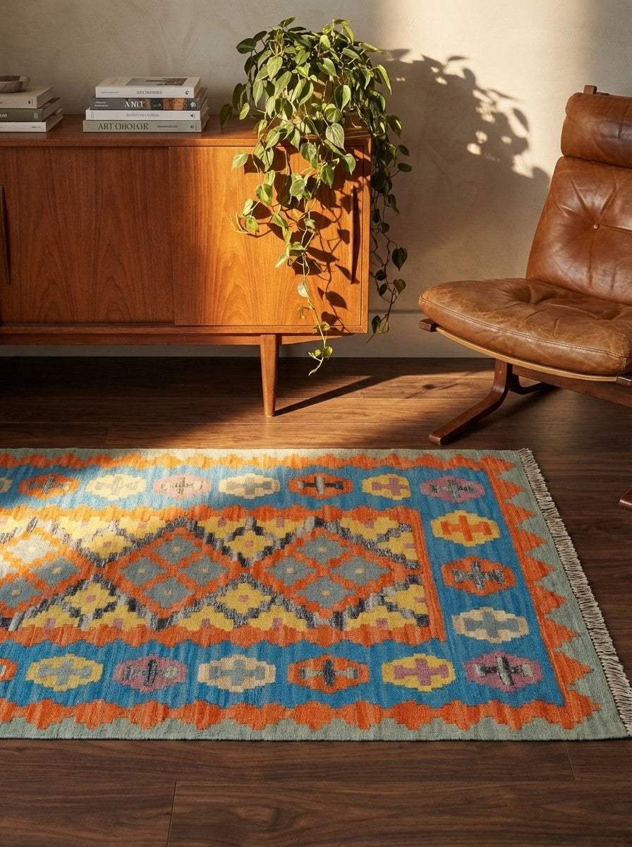 Kelim Gashgai — Handmade, 84x131 cm, Orange, 100% Virgin Wool | Back view