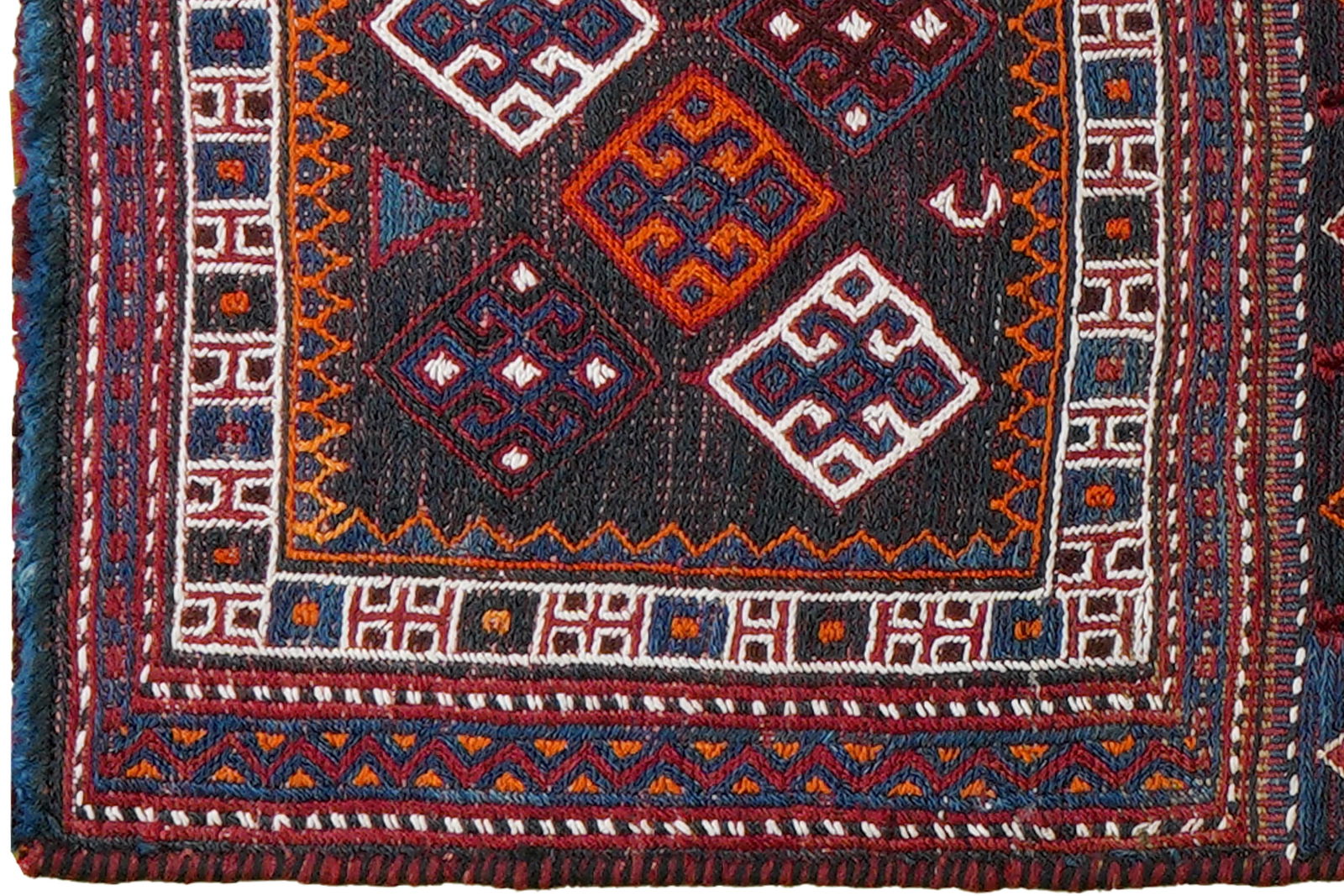 Khorjin — Handgefertigt, 80x58 cm, Bunt, 100% Virgin Wool | Back view