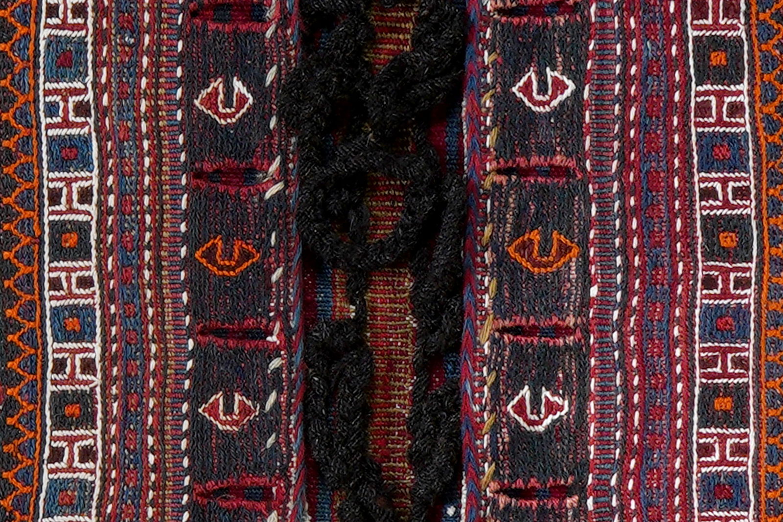 Khorjin — Handgefertigt, 80x58 cm, Bunt, 100% Virgin Wool | View 5