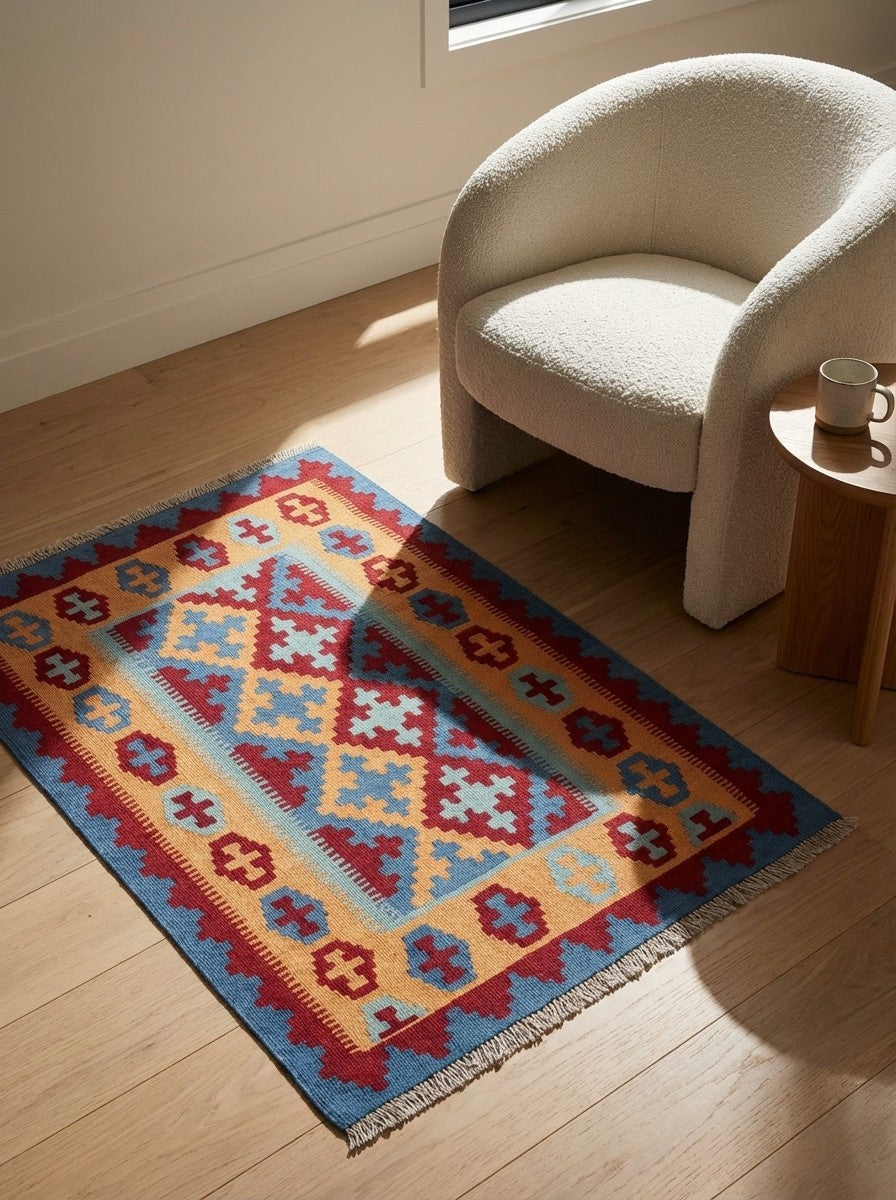 Kelim Gashgai — Handmade, 85x119 cm, Blue, 100% Virgin Wool | Detail view