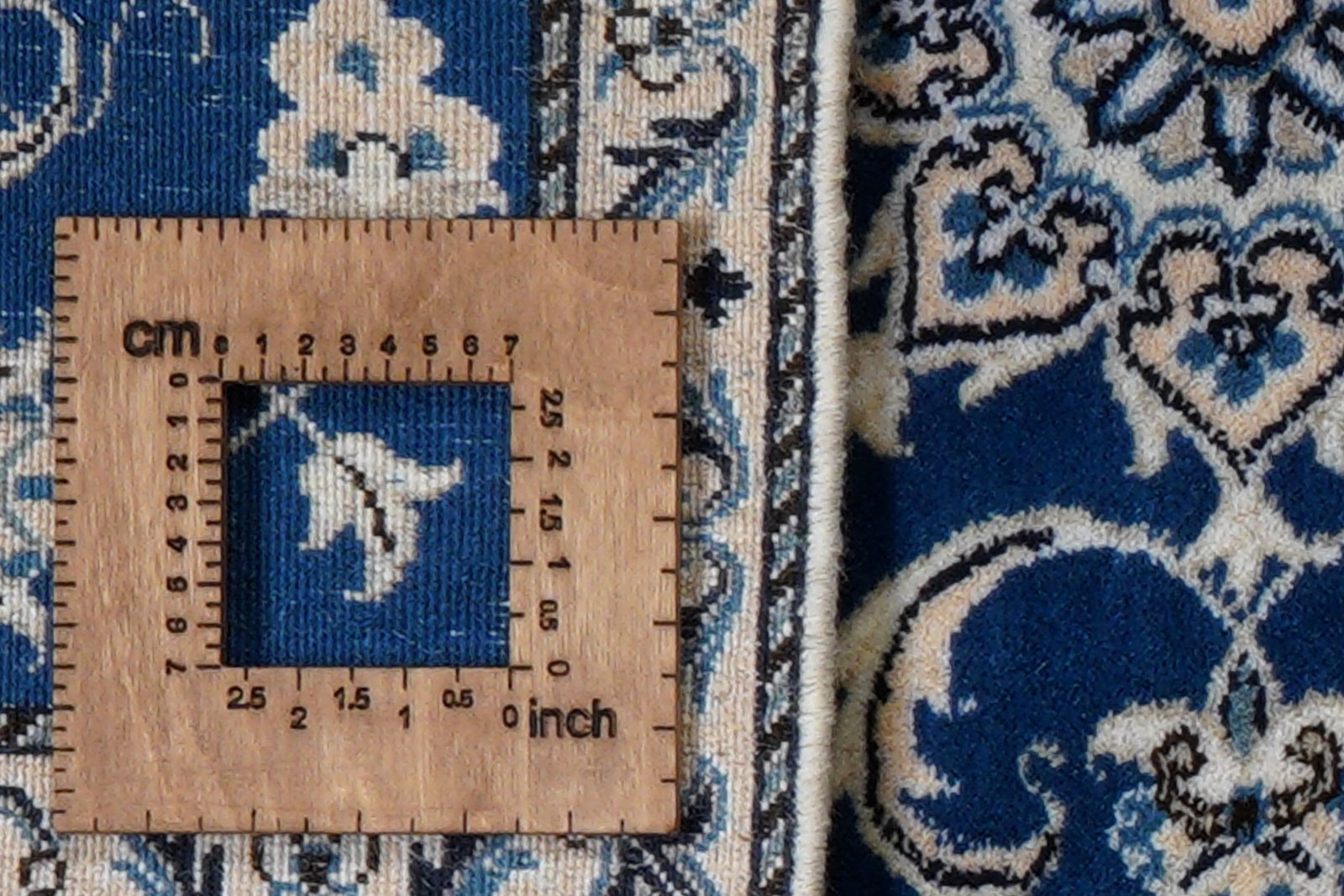 Nain 12La — Hand-knotted, 70x139 cm, Blue, 100% Virgin Wool | View 8
