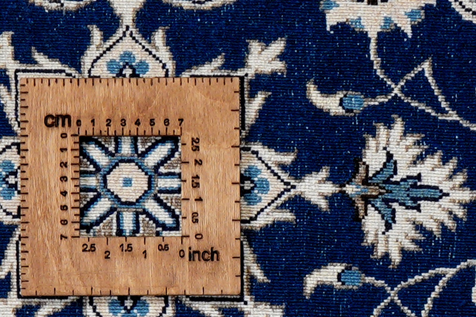 Nain 12La — Hand-knotted, 69x135 cm, Blue, 100% Virgin Wool | View 8
