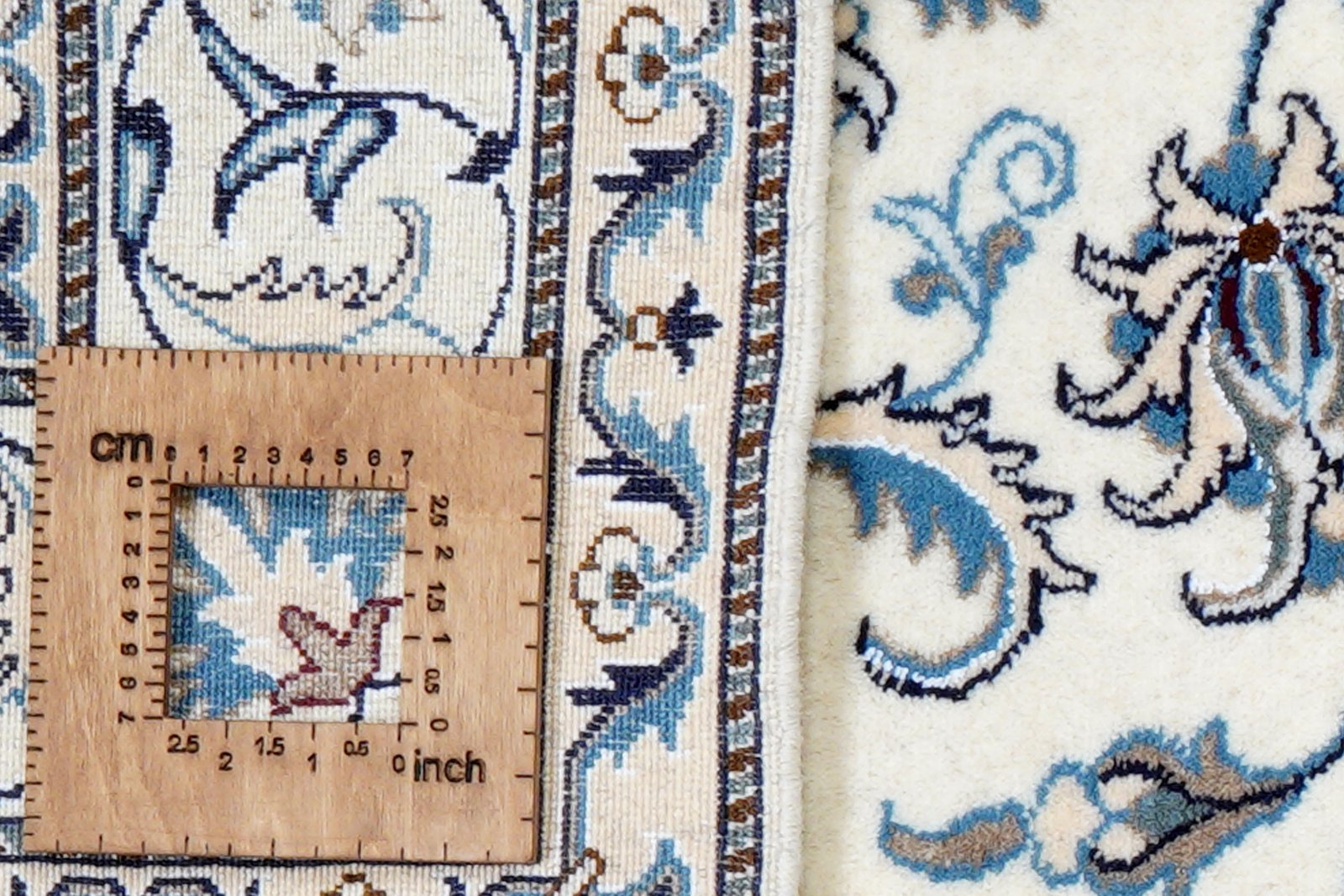 Nain 12La — Hand-knotted, 167x227 cm, Beige, 100% Virgin Wool | View 8