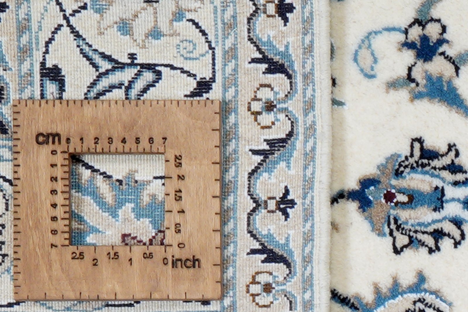Nain 12La — Hand-knotted, 161x234 cm, Multicolor, 100% Virgin Wool | View 8