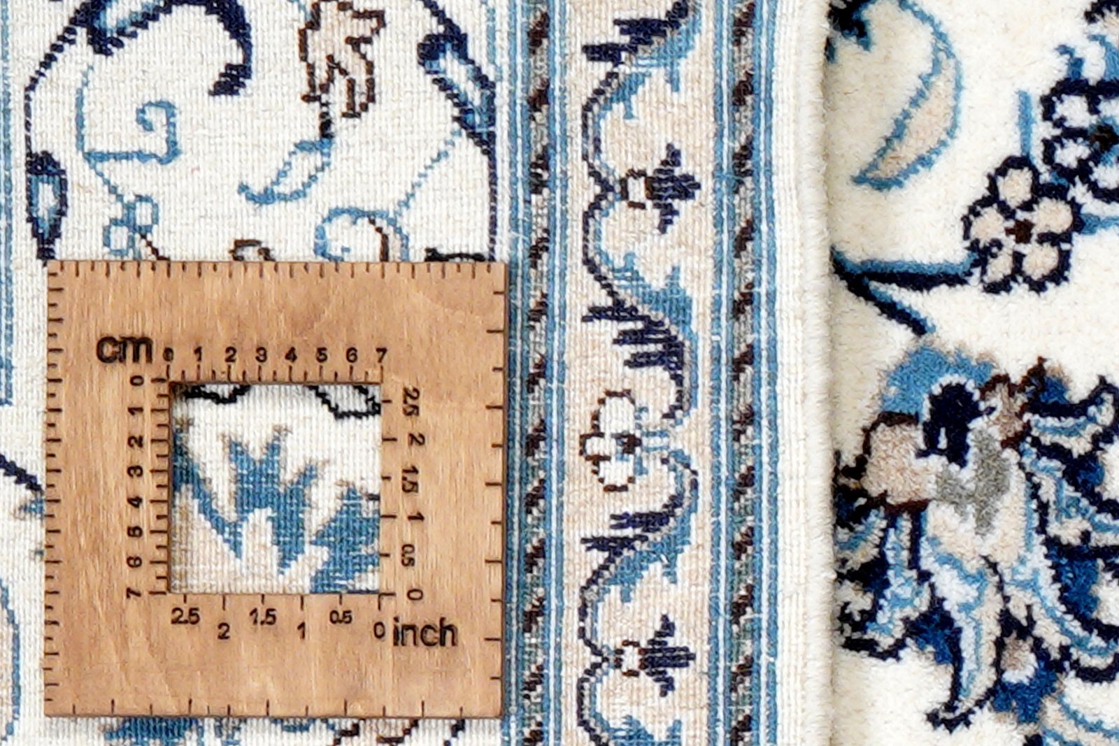 Nain 12La — Hand-knotted, 195x240 cm, Beige, 100% Virgin Wool | View 8
