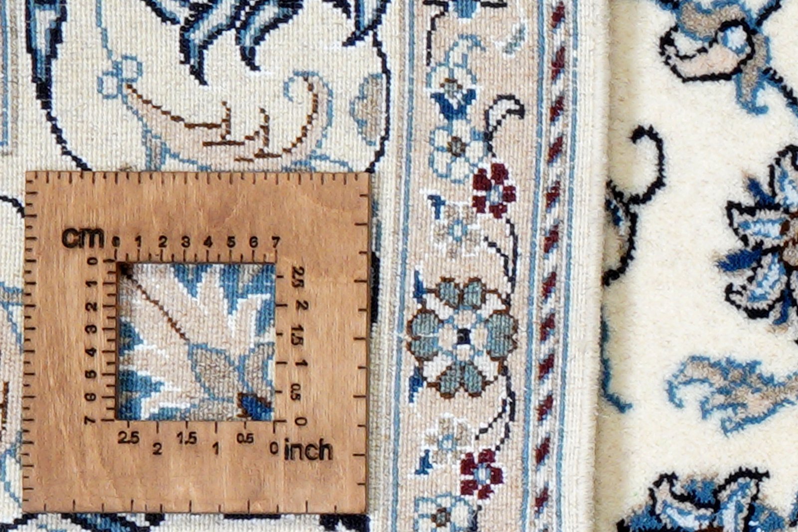 Nain 12La — Hand-knotted, 196x296 cm, Multicolor, 100% Virgin Wool | View 8