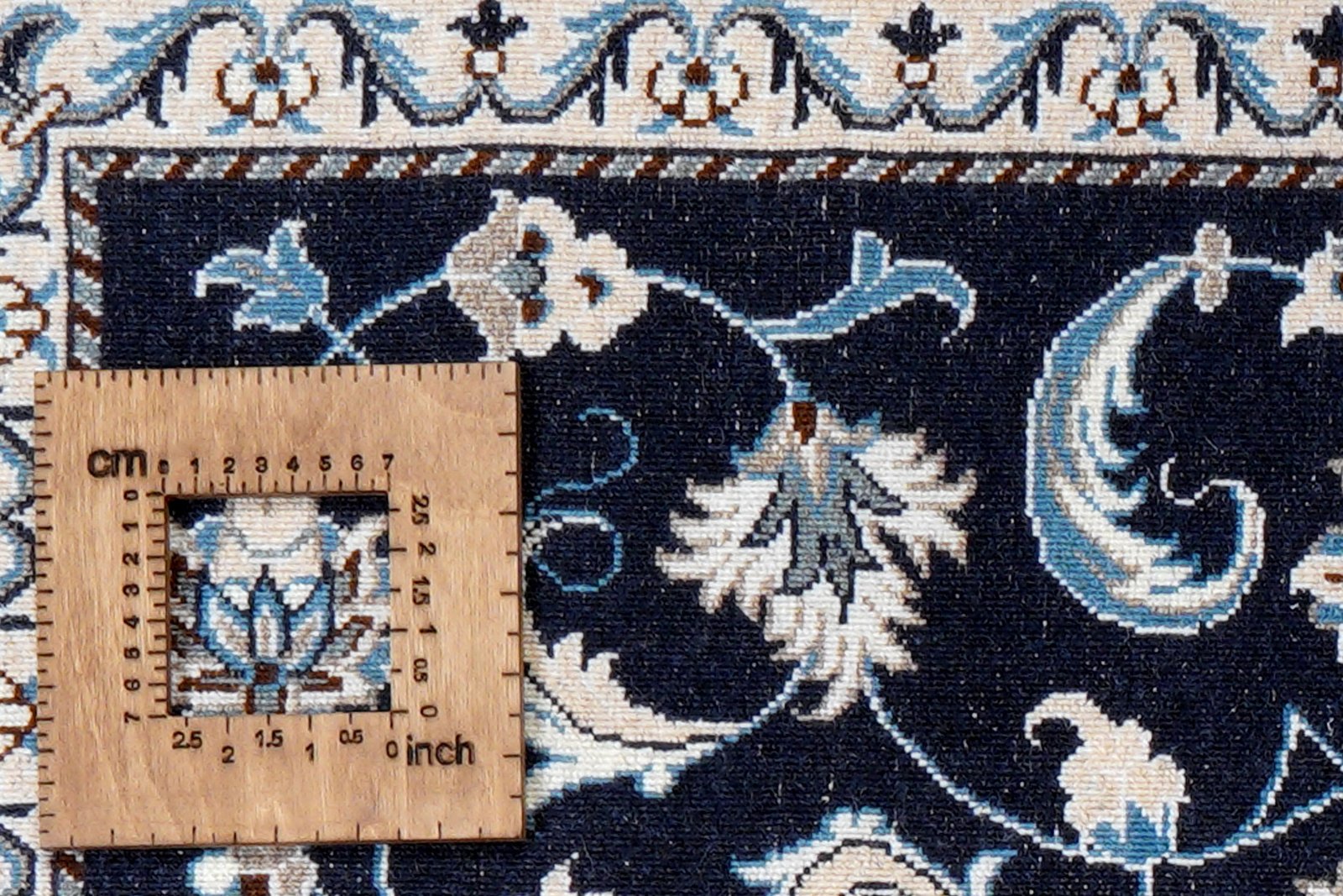 Nain 12La — Hand-knotted, 68x135 cm, Blue, 100% Virgin Wool | View 8