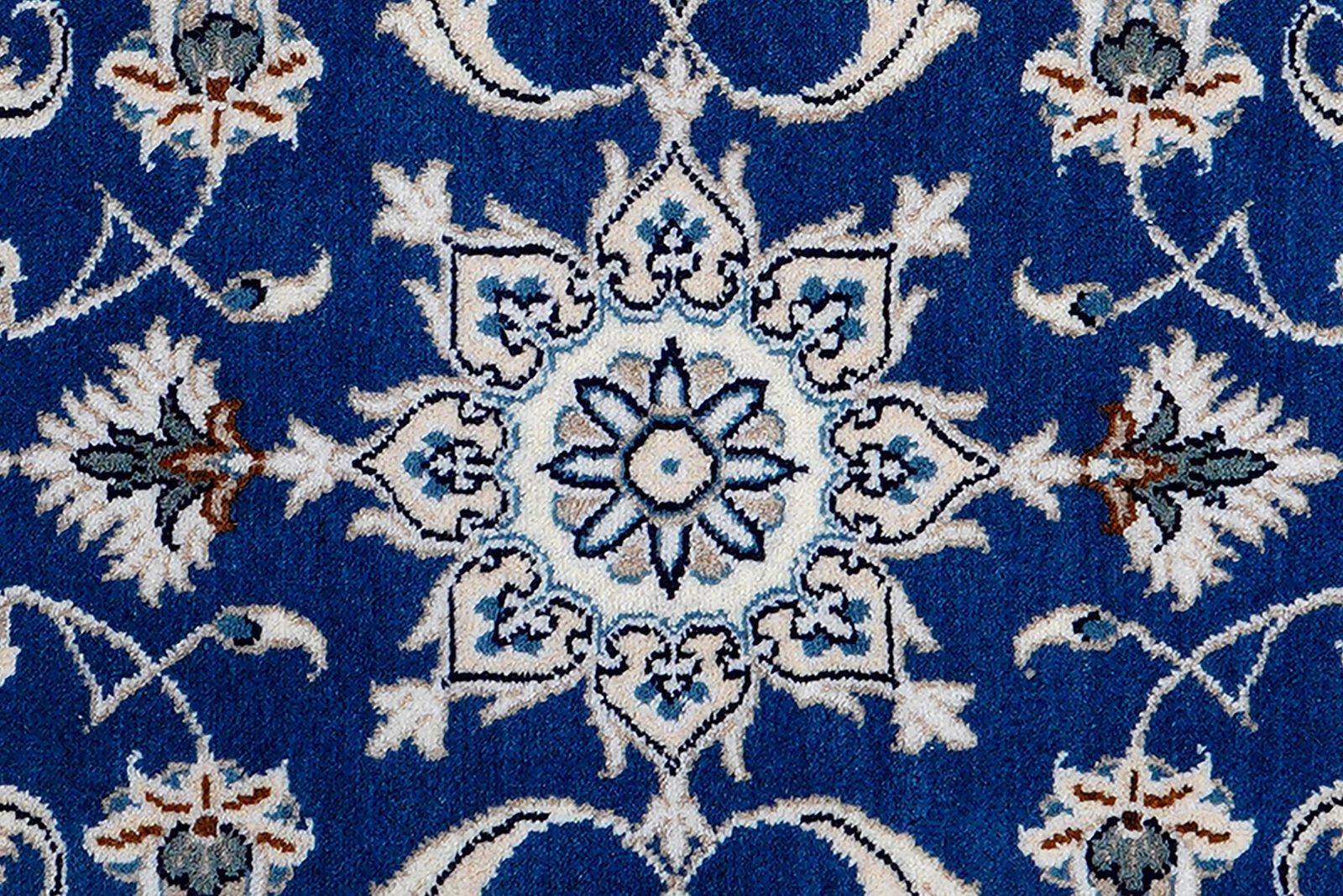 Nain 12La — Hand-knotted, 72x136 cm, Blue, 100% Virgin Wool | View 6
