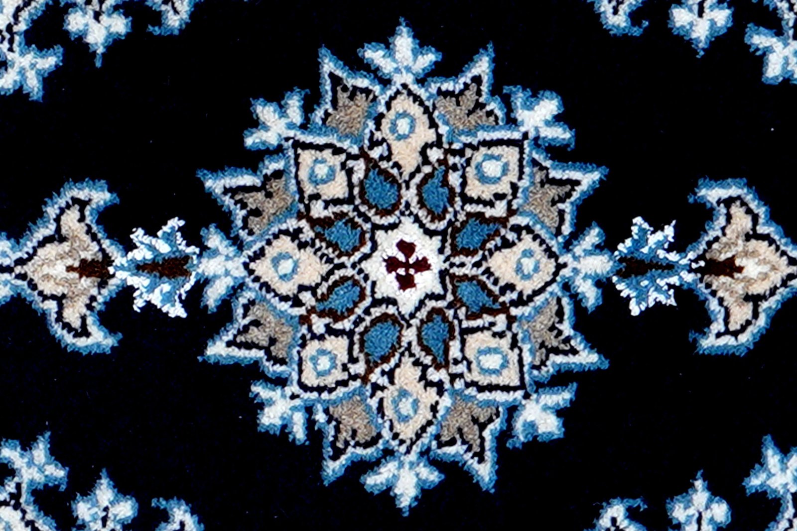 Nain 12La — Hand-knotted, 40x61 cm, Blue, 100% Virgin Wool | View 6