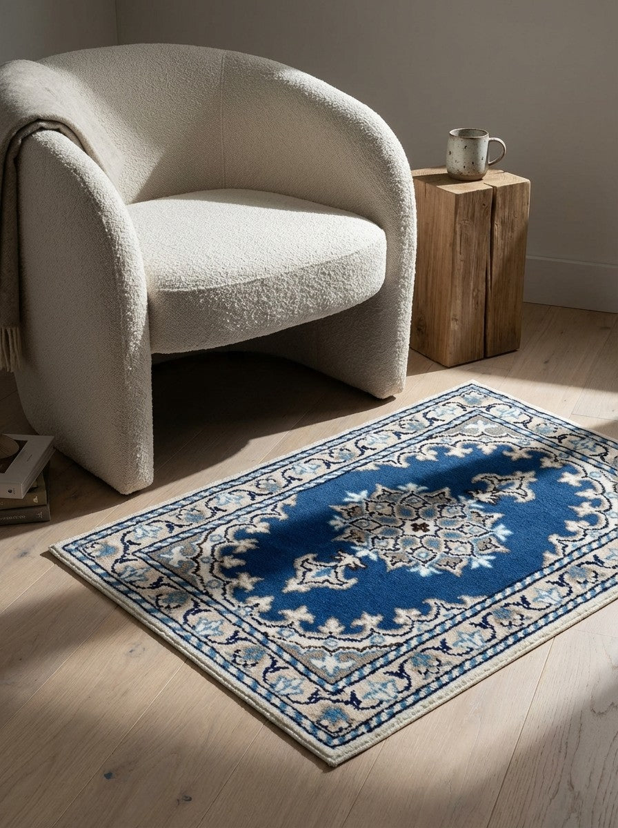 Nain 12La — Hand-knotted, 39x56 cm, Blue, 100% Virgin Wool | Detail view