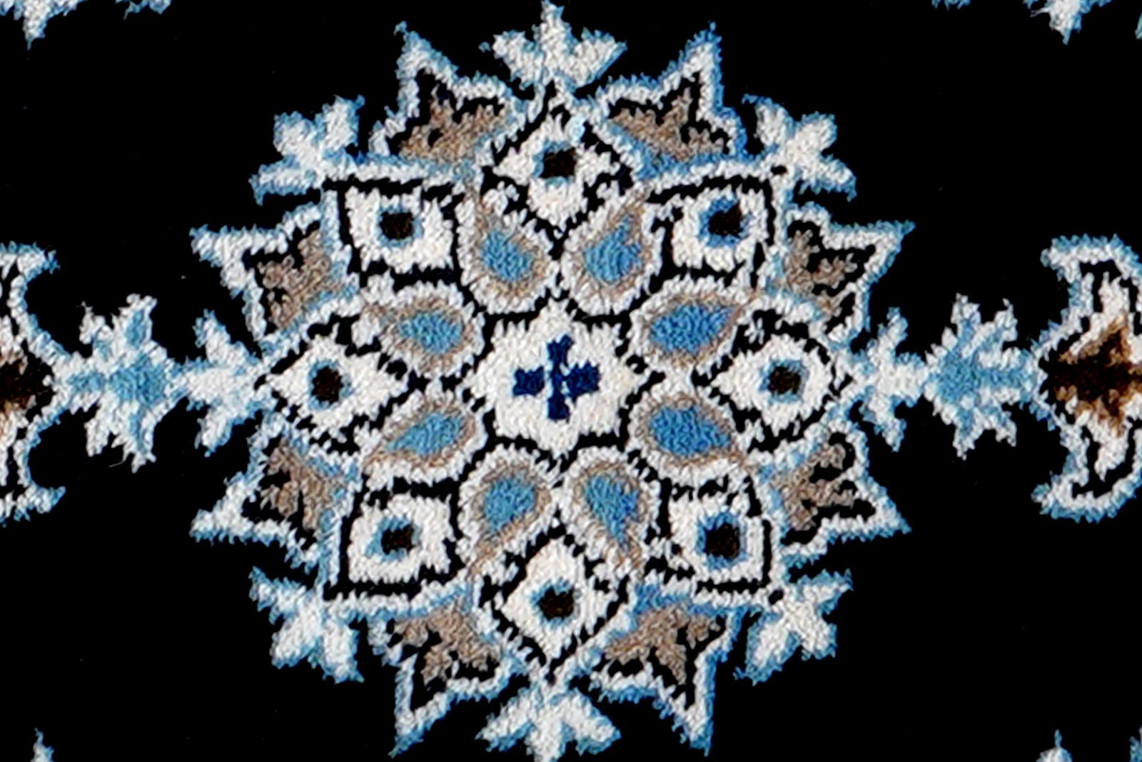 Nain 12La — Hand-knotted, 40x61 cm, Blue, 100% Virgin Wool | View 6