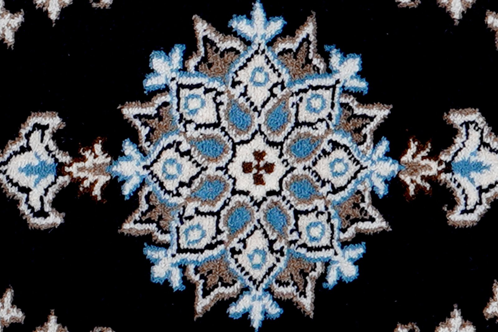 Nain 12La — Hand-knotted, 41x59 cm, Blue, 100% Virgin Wool | View 6