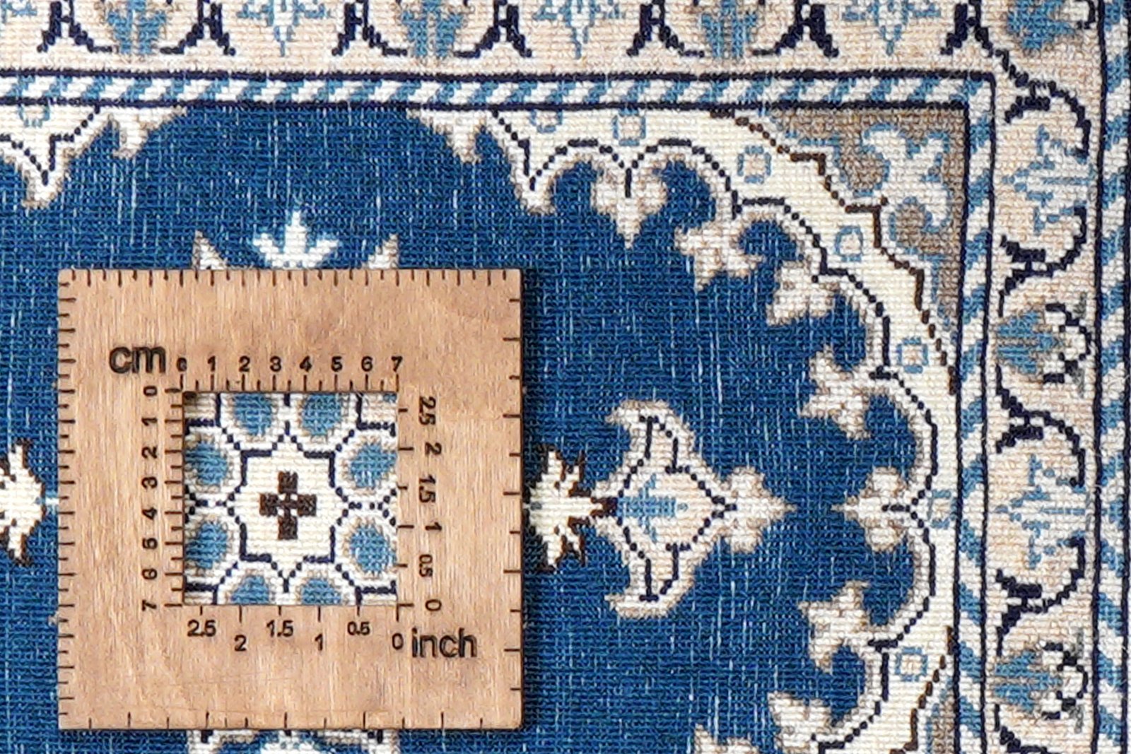 Nain 12La — Hand-knotted, 41x57 cm, Blue, 100% Virgin Wool | View 8