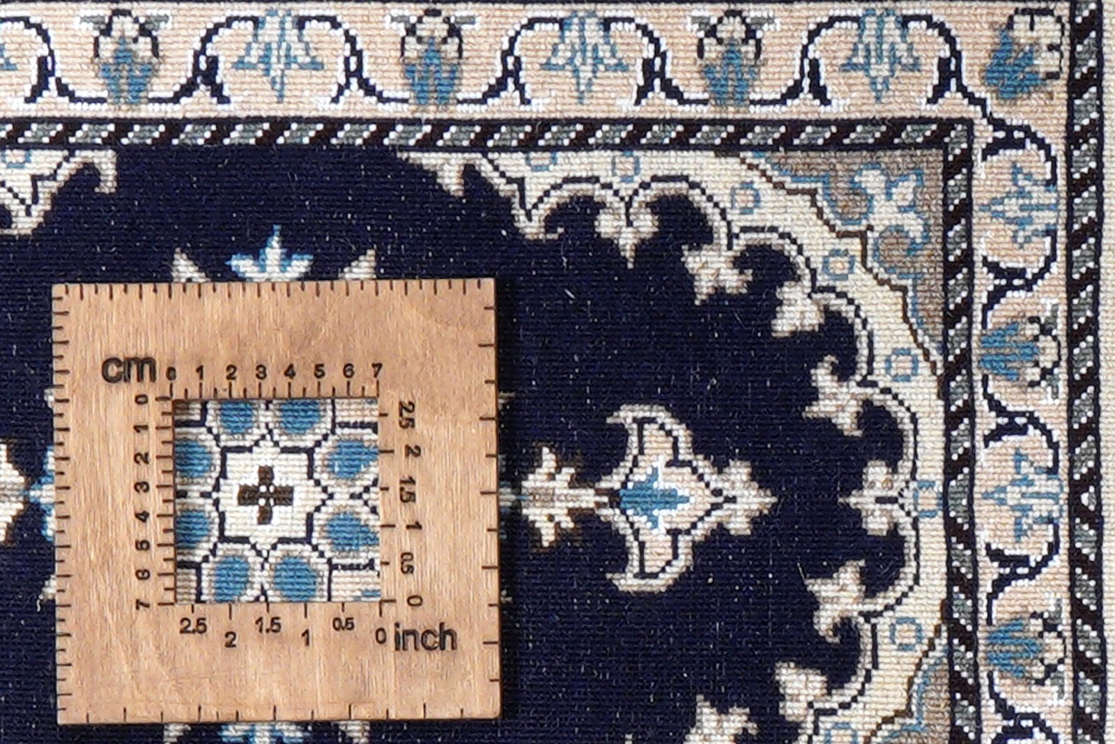 Nain 12La — Hand-knotted, 38x60 cm, Blue, 100% Virgin Wool | View 8