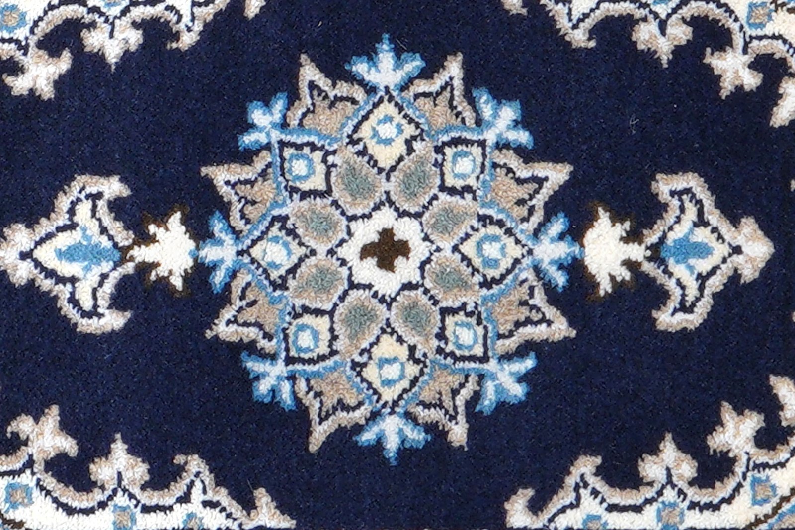 Nain 12La — Hand-knotted, 39x60 cm, Blue, 100% Virgin Wool | View 6