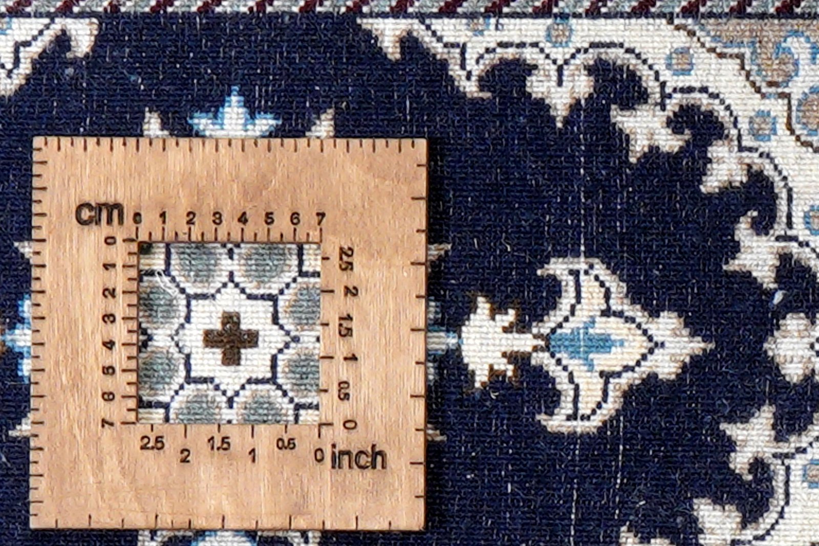 Nain 12La — Hand-knotted, 39x60 cm, Blue, 100% Virgin Wool | View 8