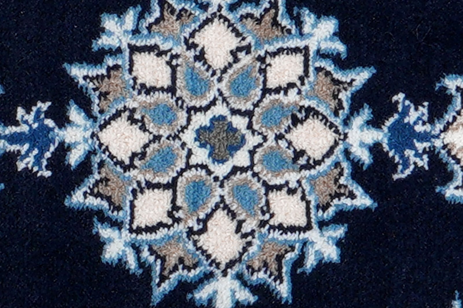 Nain 12La — Hand-knotted, 40x60 cm, Blue, 100% Virgin Wool | View 6