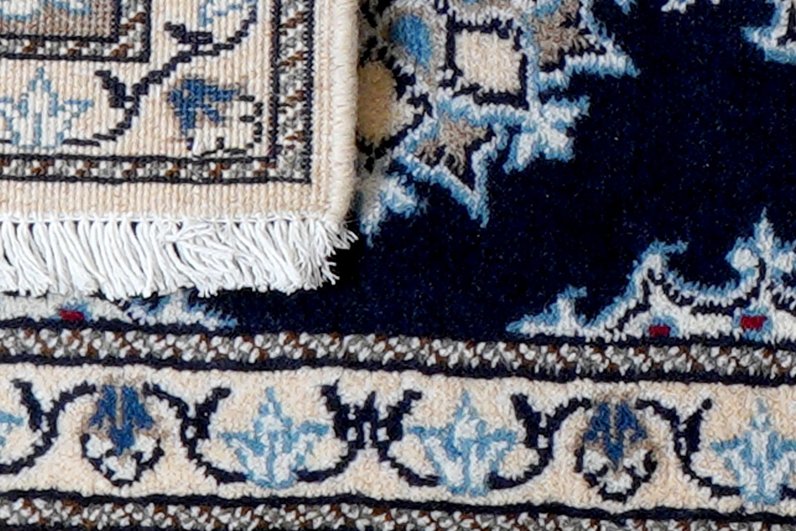 Nain 12La — Hand-knotted, 40x60 cm, Blue, 100% Virgin Wool | View 7