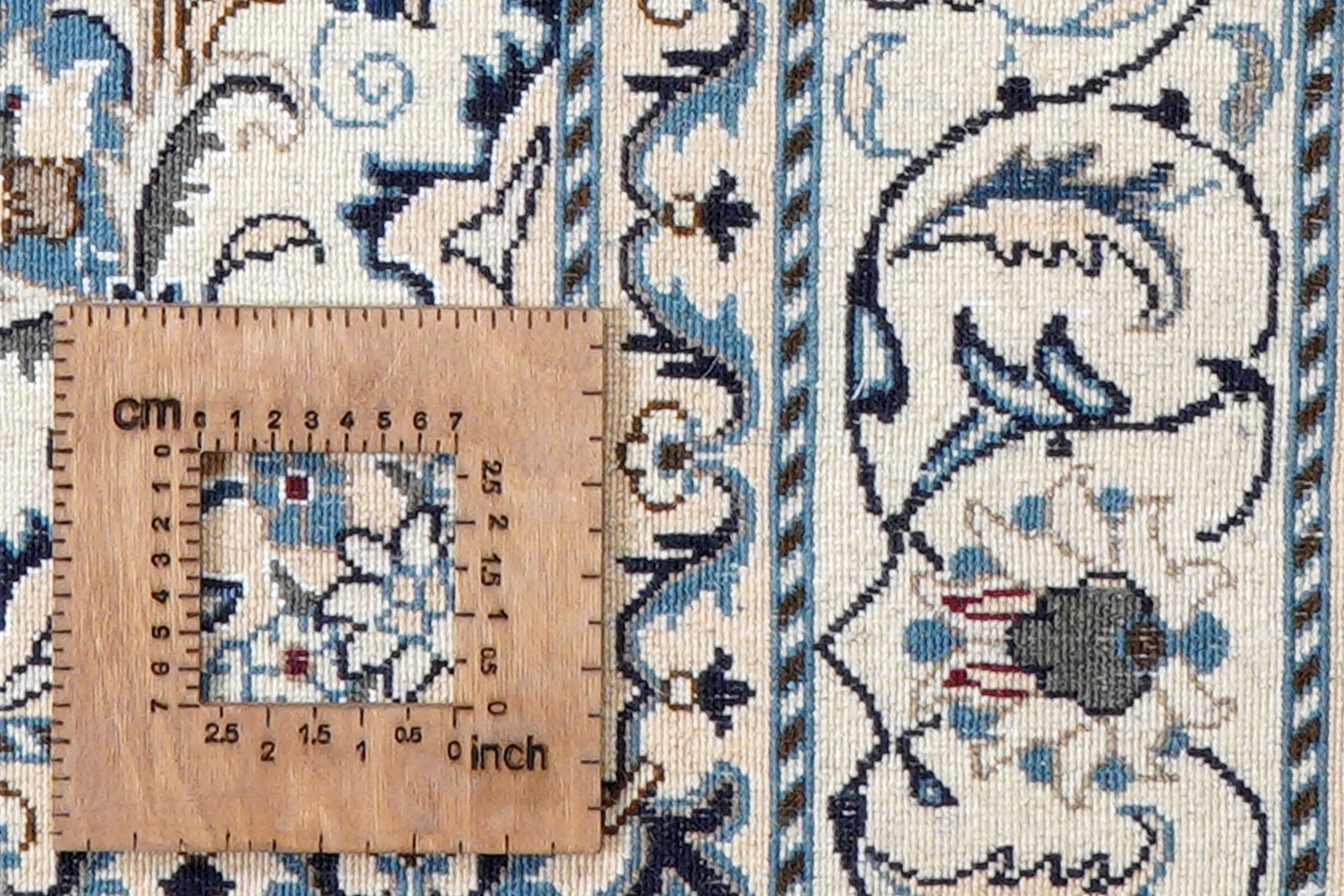 Nain 12La — Hand-knotted, 164x236 cm, Blue, 100% Virgin Wool | View 8