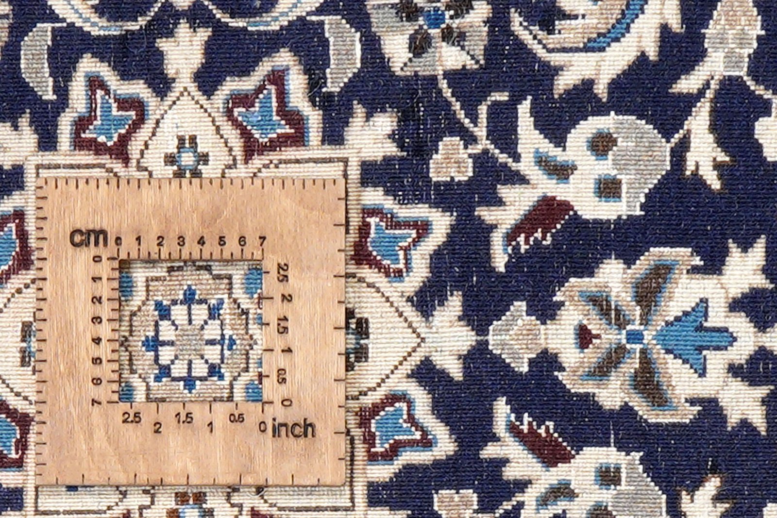 Nain 12La — Hand-knotted, 67x136 cm, Blue, 100% Virgin Wool | View 8