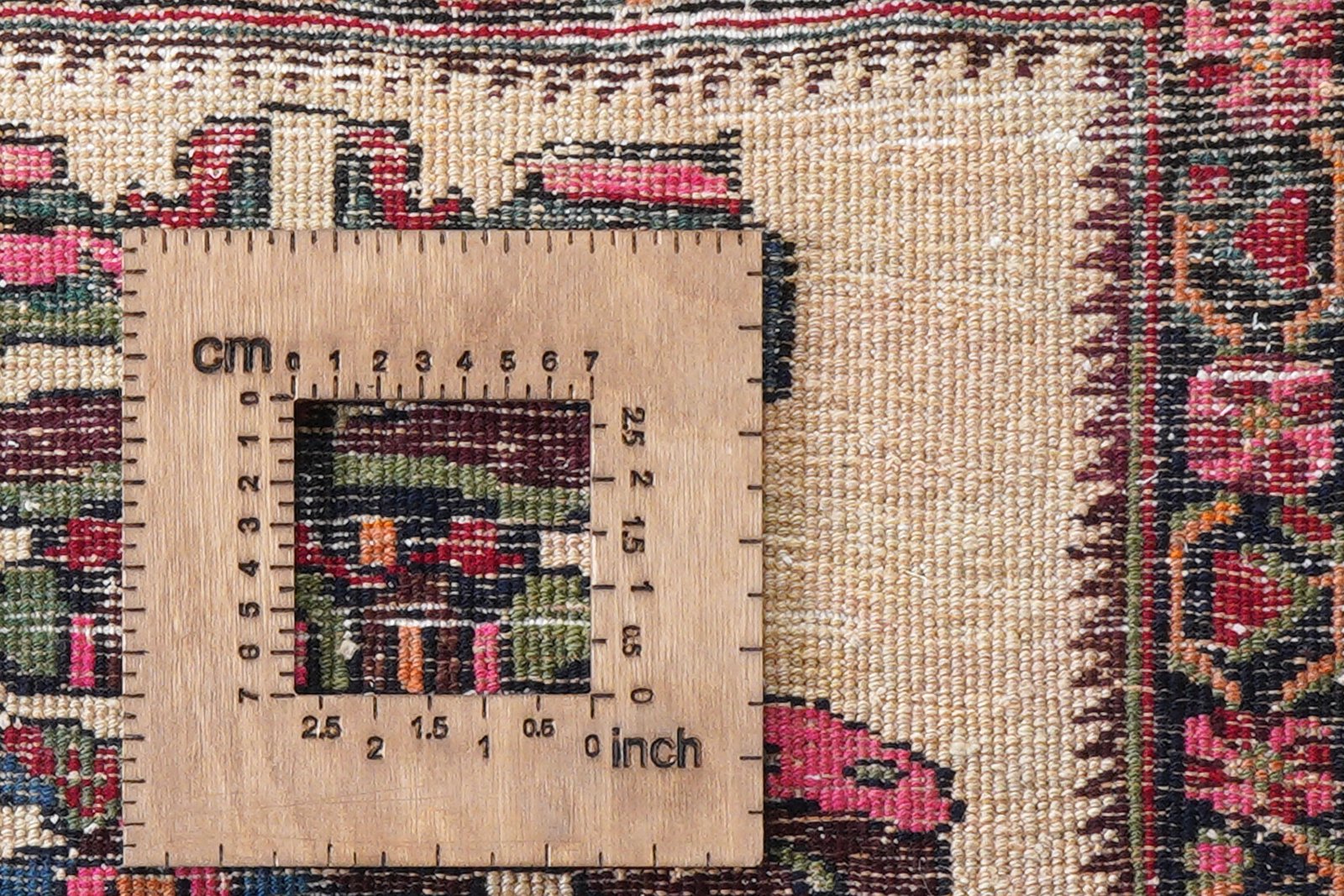 Afshar — Hand-knotted, 45x35 cm, Beige, 100% Virgin Wool | View 8