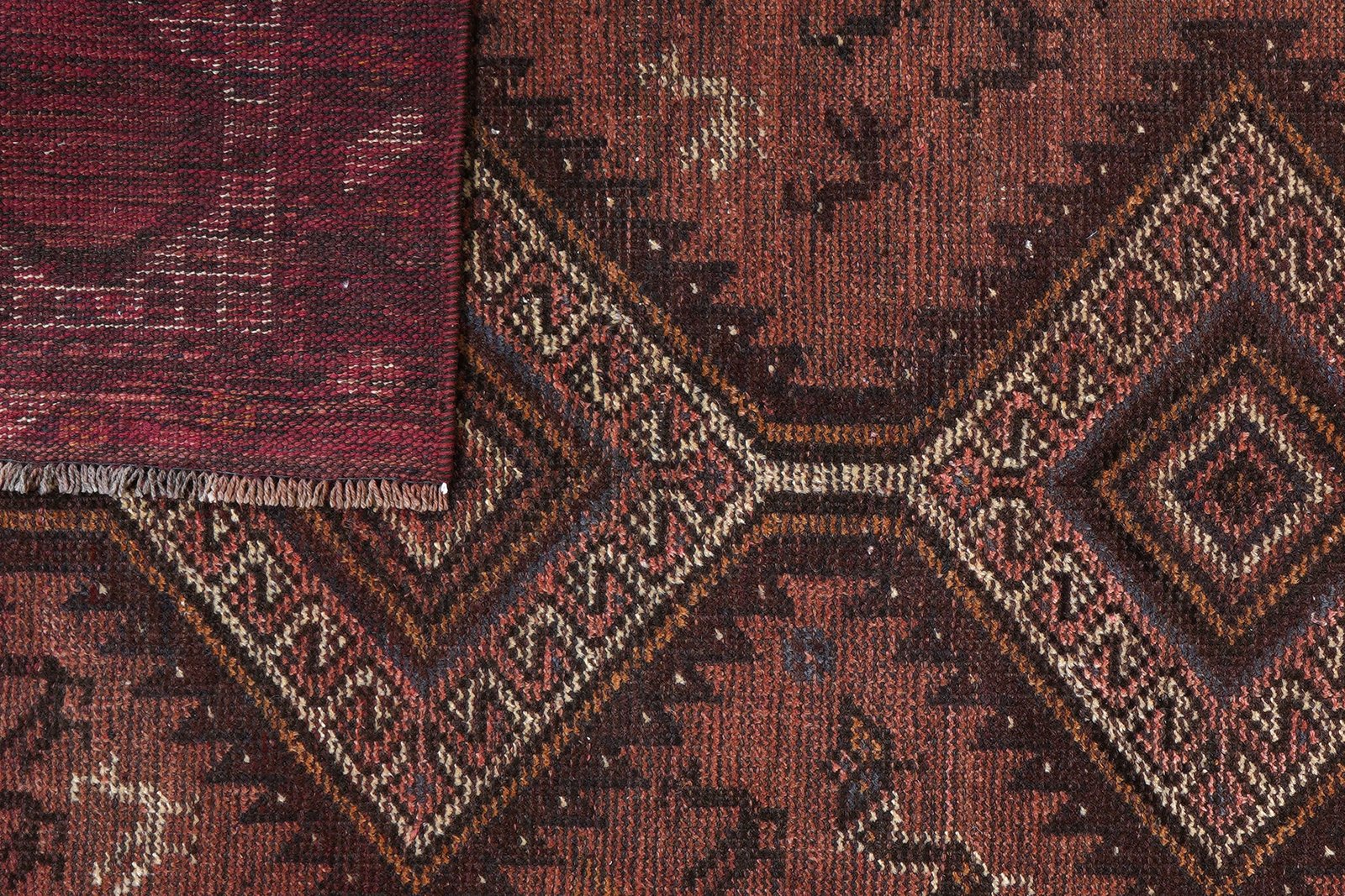 Heritage — Hand-knotted, 154x223 cm, Red, 100% Virgin Wool | View 7