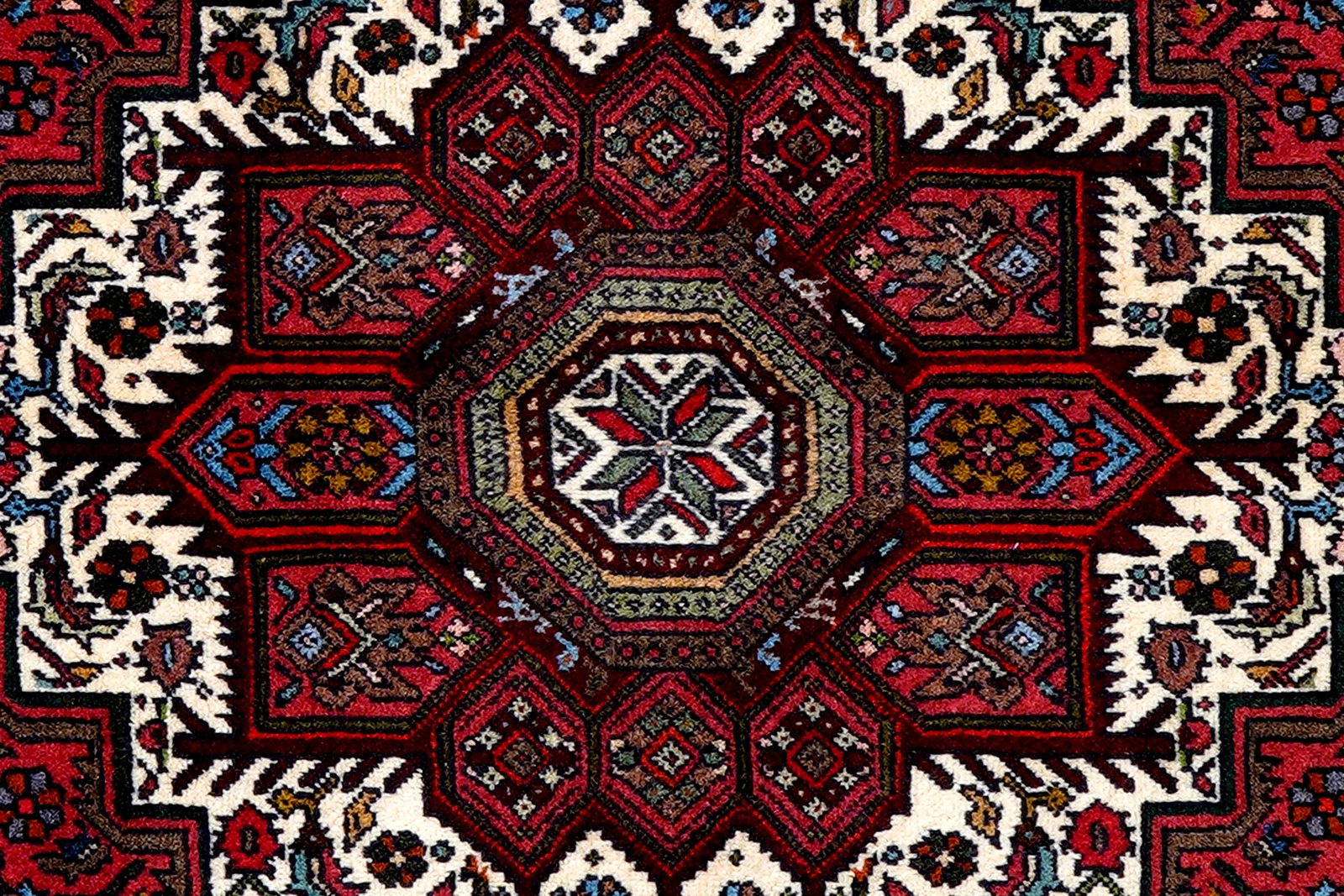 Goltuk — Hand-knotted, 101x151 cm, Red, 100% Virgin Wool | View 6