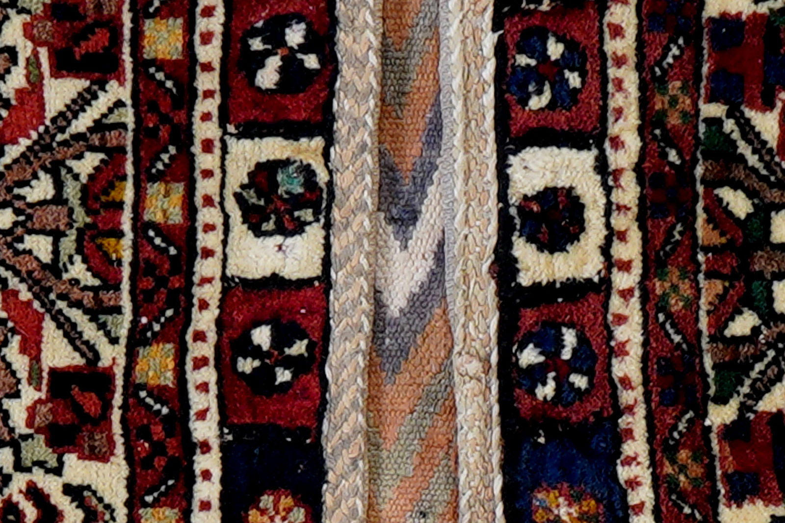 Khorjin — Handgefertigt, 87x40 cm, Rot, 100% Virgin Wool | View 6