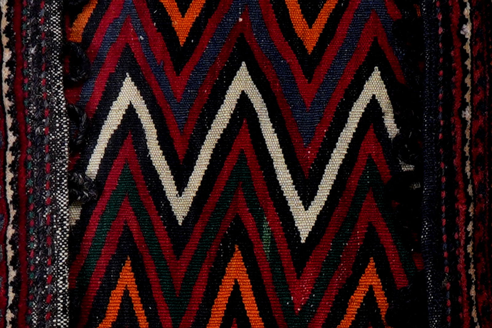 Khorjin — Handgefertigt, 74x40 cm, Rot, 100% Virgin Wool | View 6
