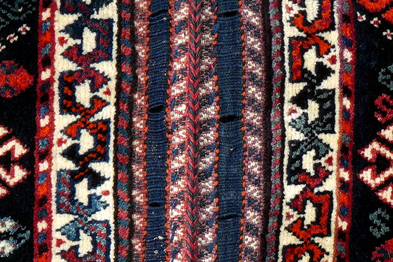 Khorjin — Handgefertigt, 111x63 cm, Beige, 100% Virgin Wool | View 6