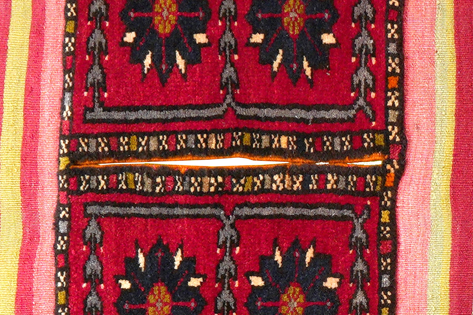 Khorjin — Handgefertigt, 123x53 cm, Bunt, 100% Virgin Wool | View 6