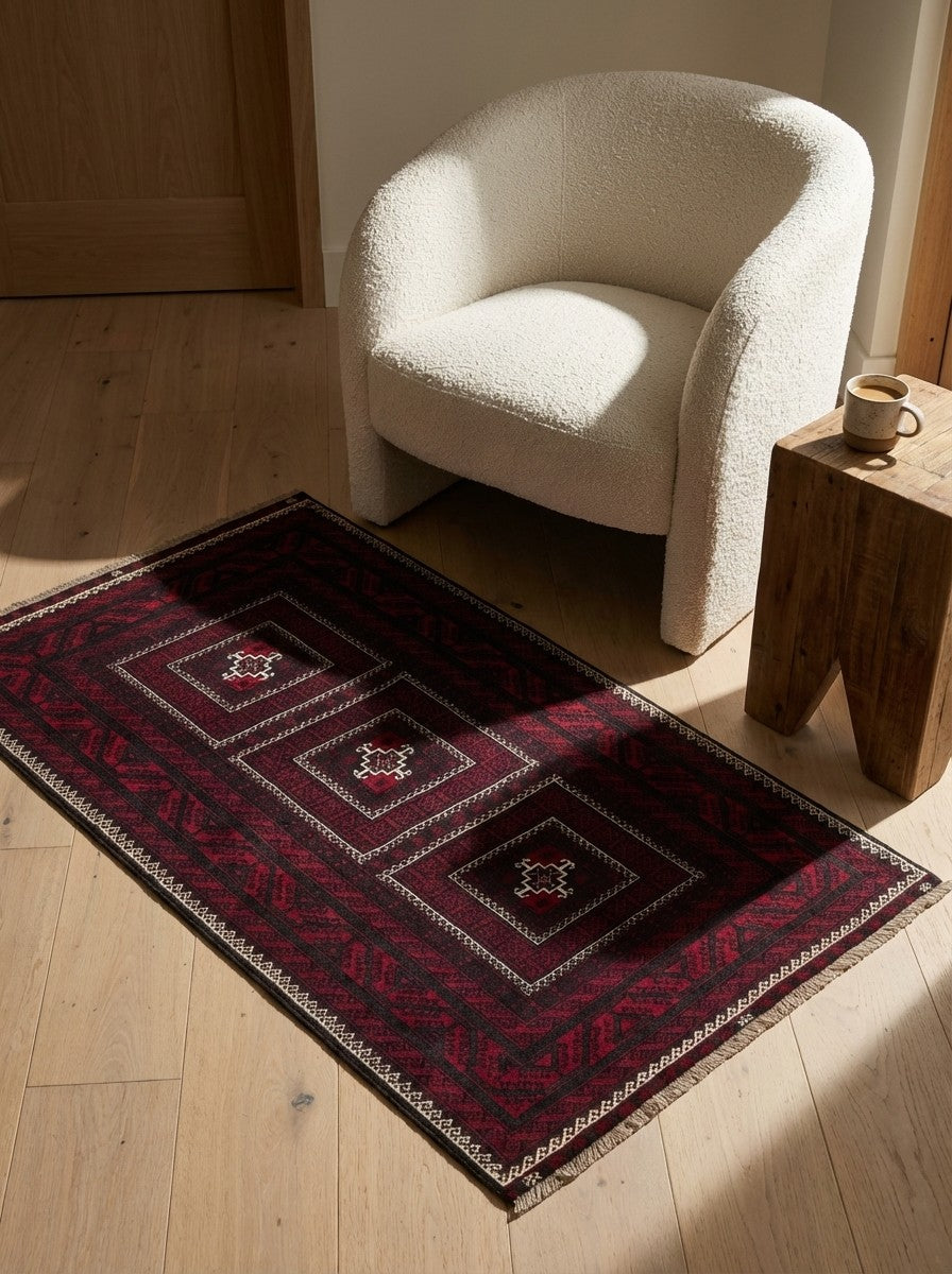 Belutch — Hand-knotted, 102x196 cm, Black, 100% Virgin Wool | Detail view