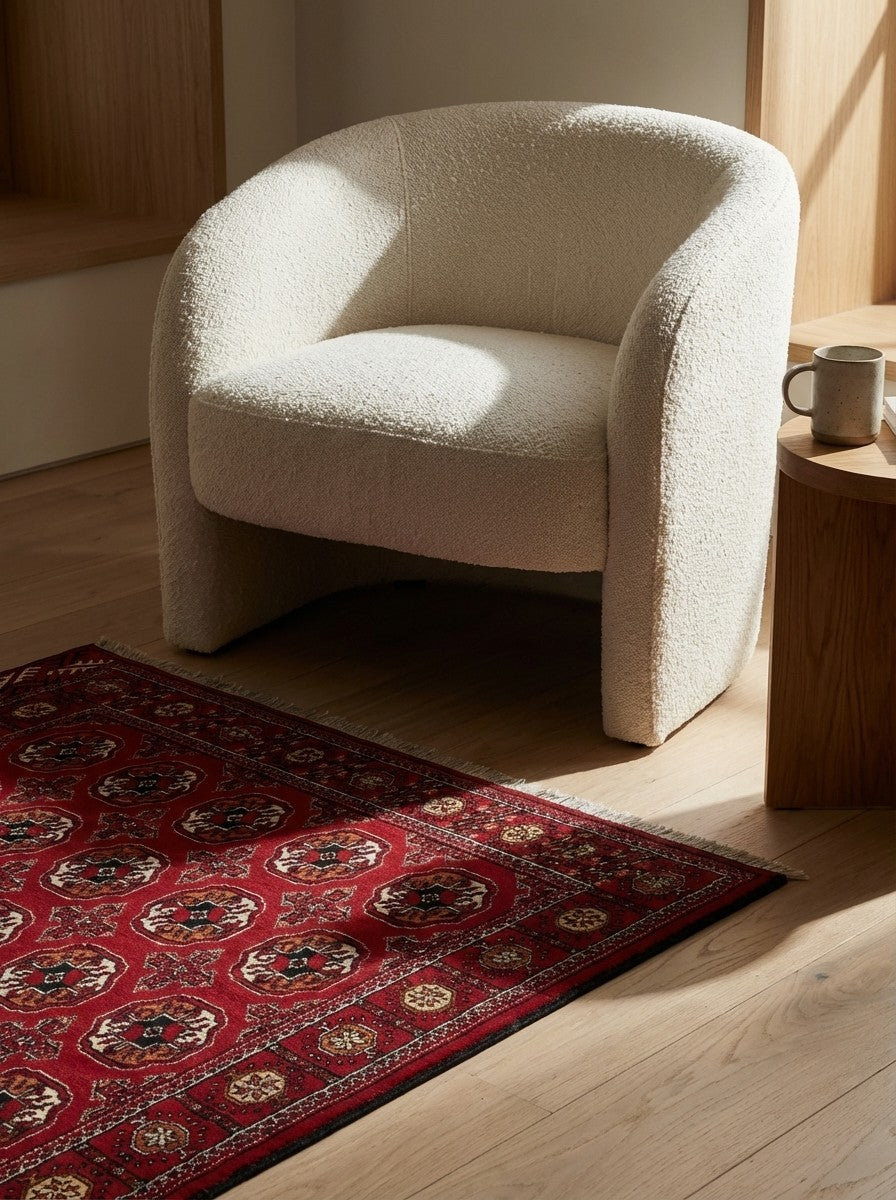 Turkman — Hand-knotted, 99x145 cm, Red, 100% Virgin Wool | Detail view