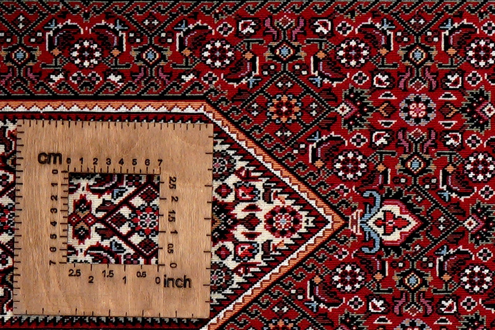 Bidjar Bookan — Hand-knotted, 69x147 cm, Red, 95% Schurwolle, 5% Seide | View 8