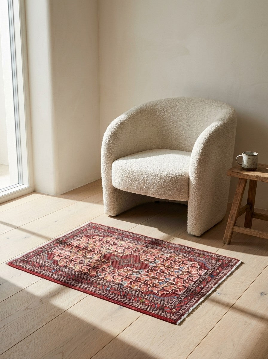 Assadabad — Hand-knotted, 67x99 cm, Beige, 100% Virgin Wool | Detail view
