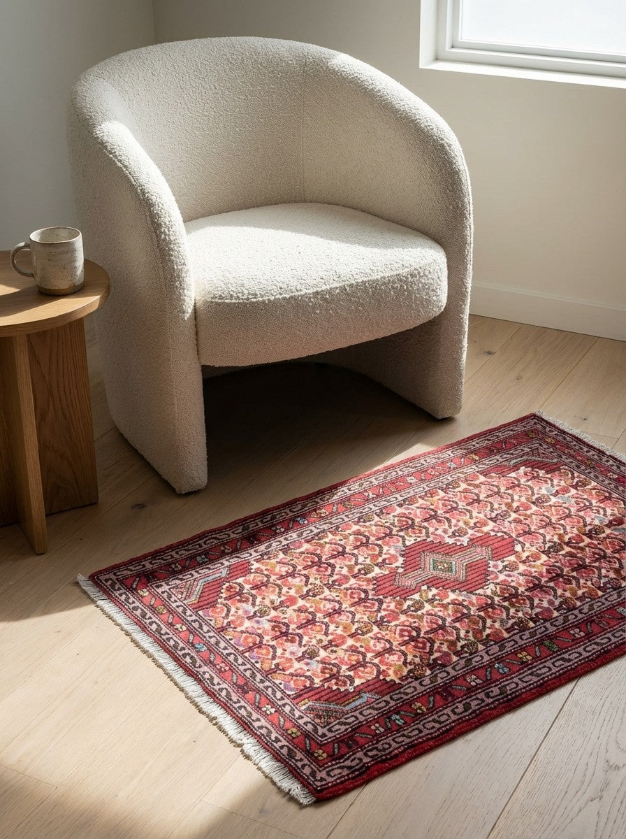 Assadabad — Hand-knotted, 65x95 cm, Beige, 100% Virgin Wool | Detail view