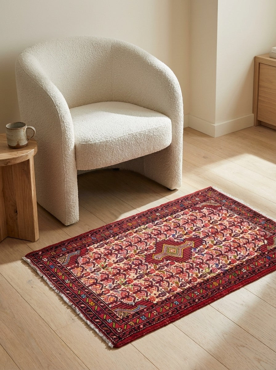 Assadabad — Hand-knotted, 70x102 cm, Beige, 100% Virgin Wool | Detail view