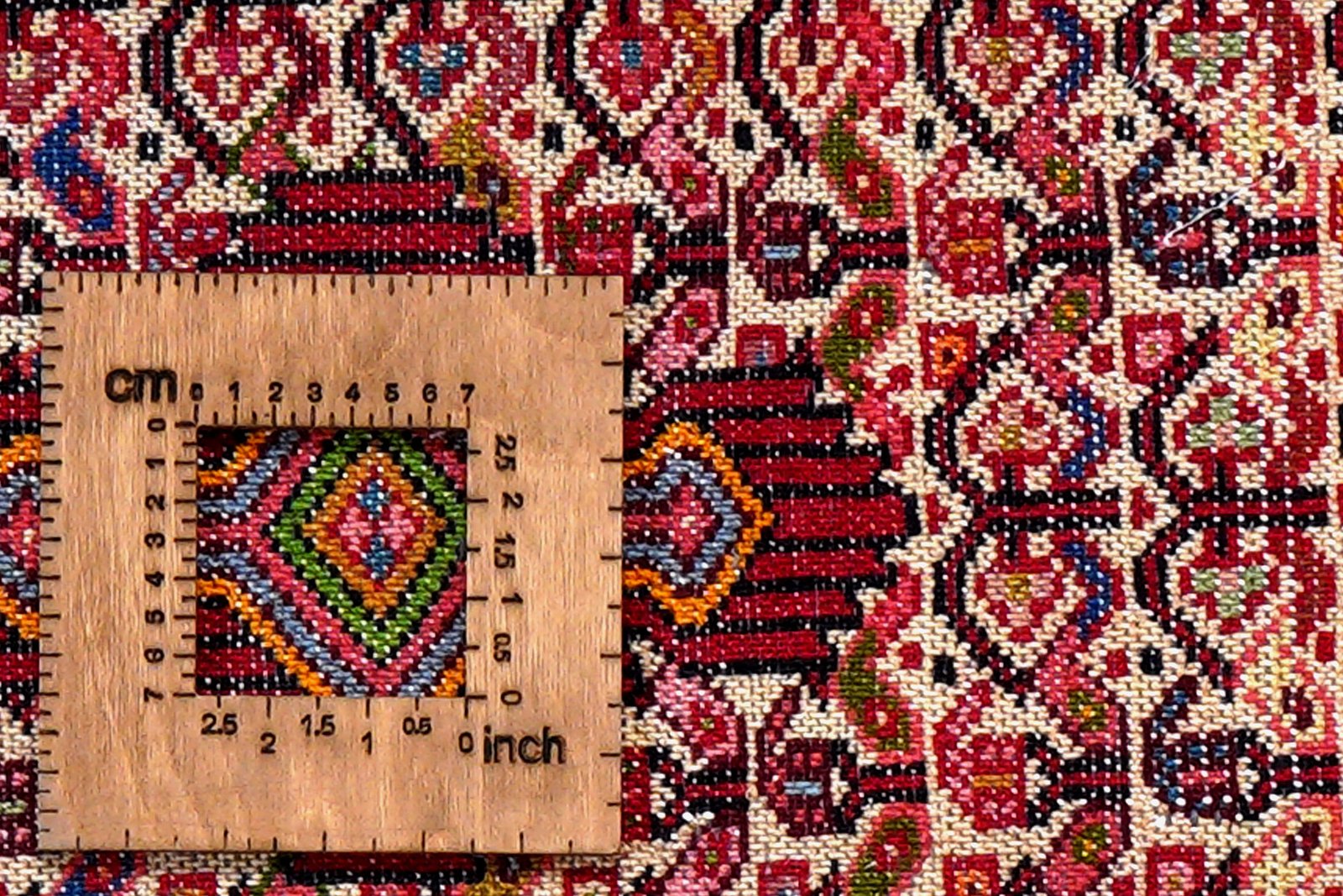 Assadabad — Hand-knotted, 70x102 cm, Beige, 100% Virgin Wool | View 8