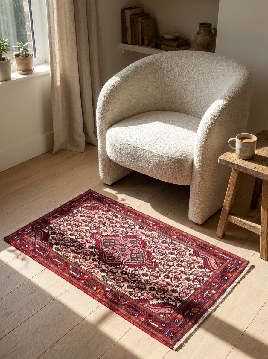 Assadabad — Hand-knotted, 82x144 cm, Beige, 100% Virgin Wool | Detail view
